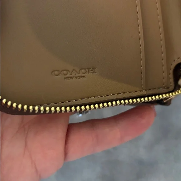 Coach Signature Brown Zip Wallet - Picture 7 of 7